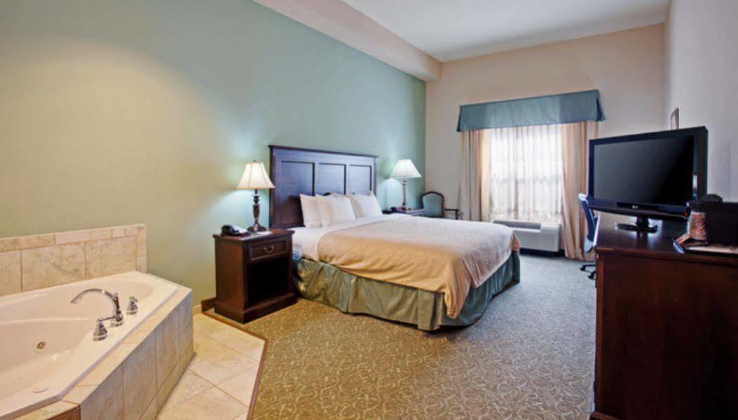Country & By Radisson, West Near Biltmore Hotel 3*