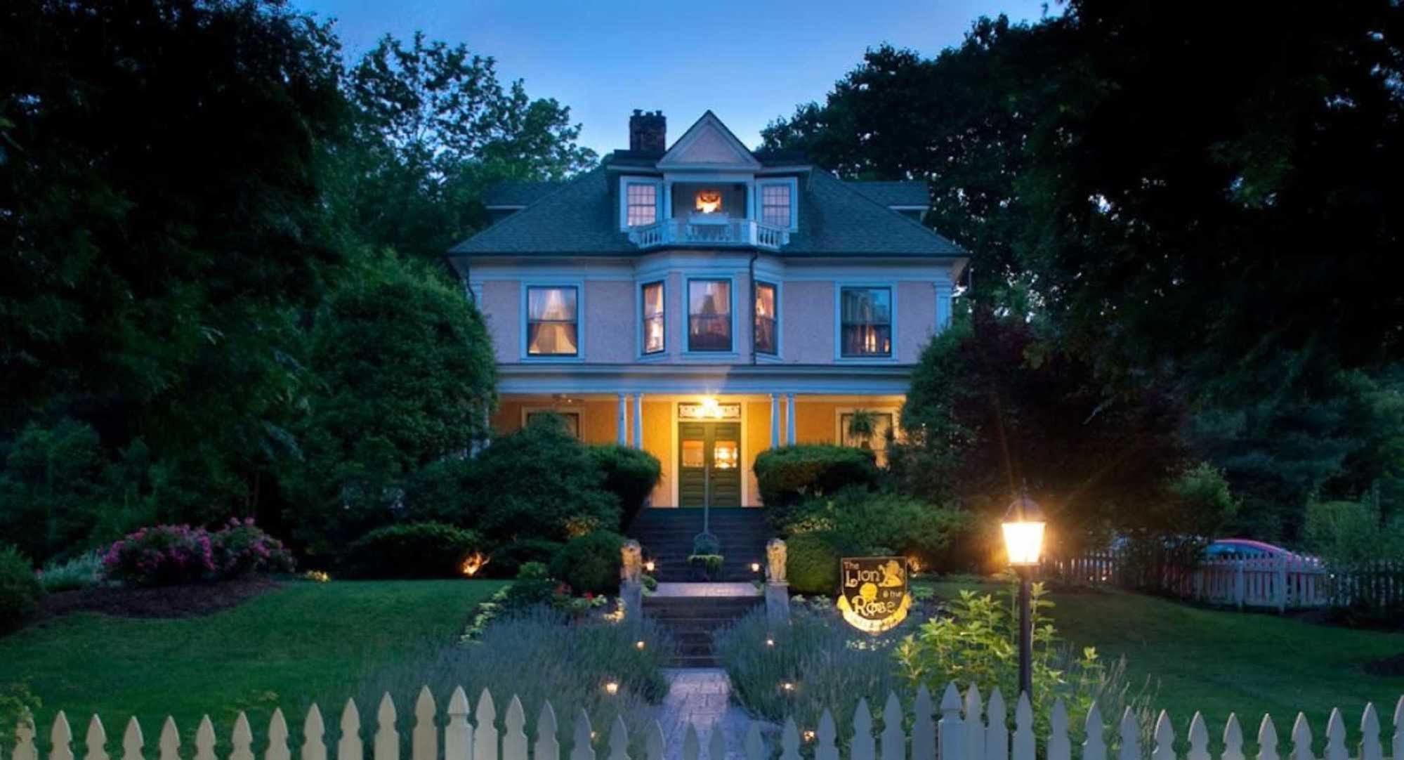 The Lion And The Rose Bed & Breakfast Asheville