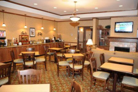 Country & By Radisson, West Near Biltmore 3*