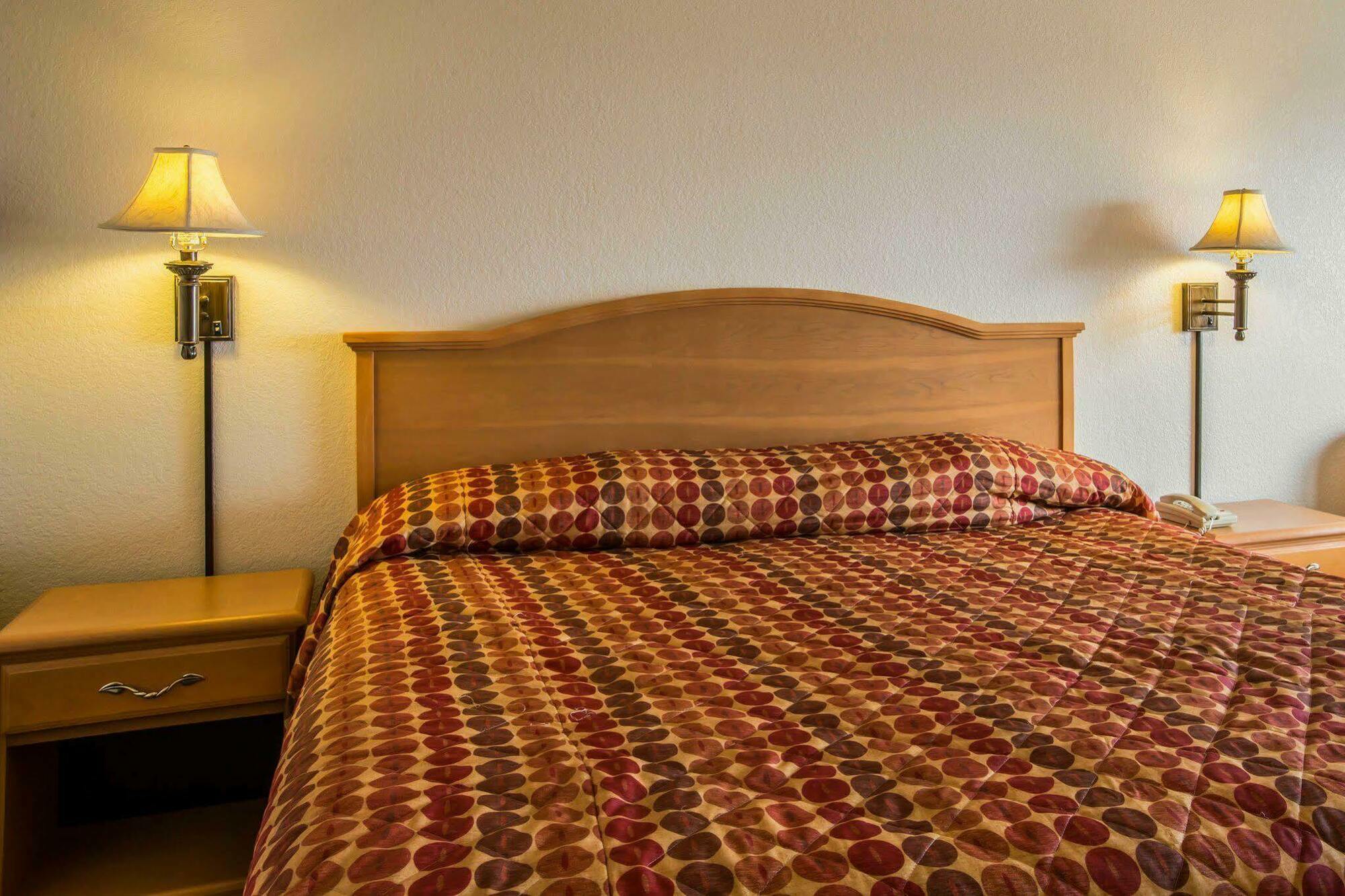 Hotel Rodeway & Near Outlet Mall - Asheville