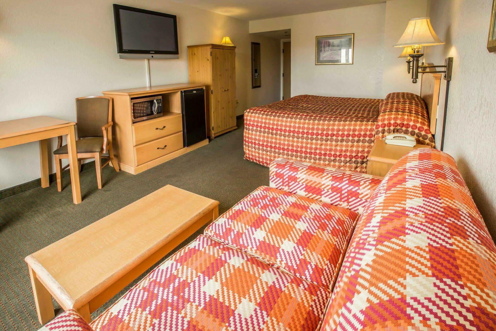 Hotel Rodeway & Near Outlet Mall - Asheville
