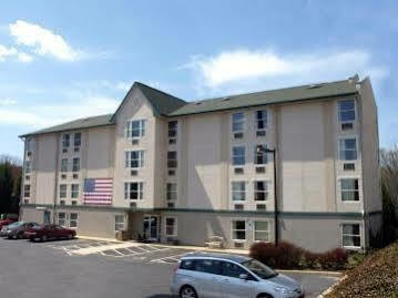 Rodeway & Near Outlet Mall - Hotel 2*