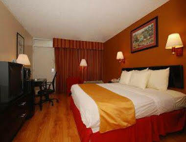 Days By Wyndham Asheville/mall Asheville