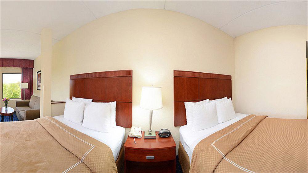 Hotel Comfort Outlet Center