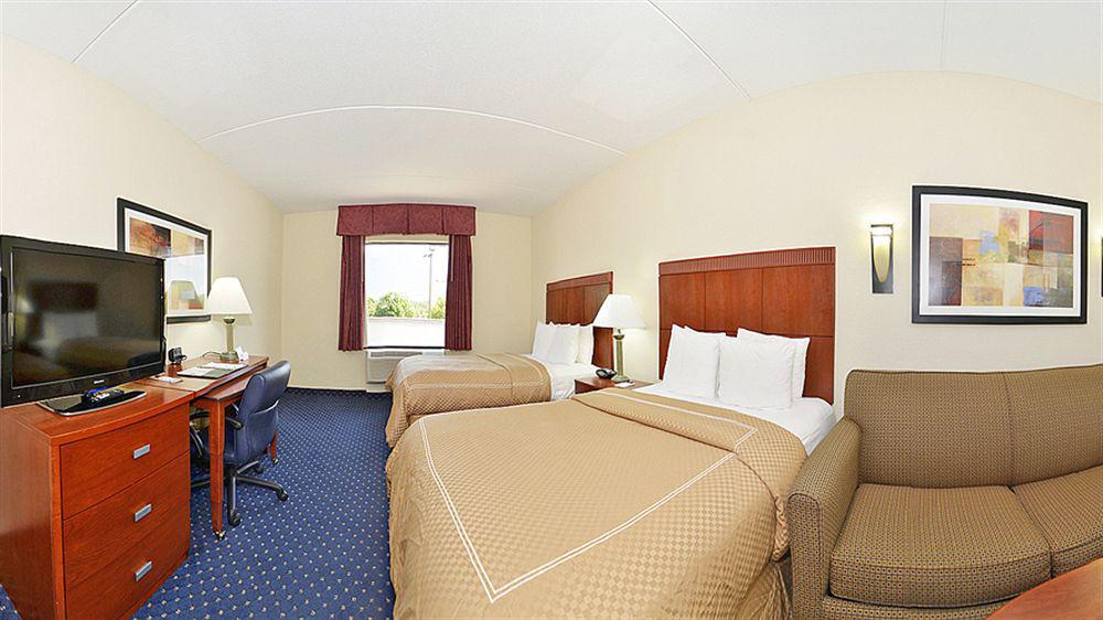 Comfort Outlet Center 3*