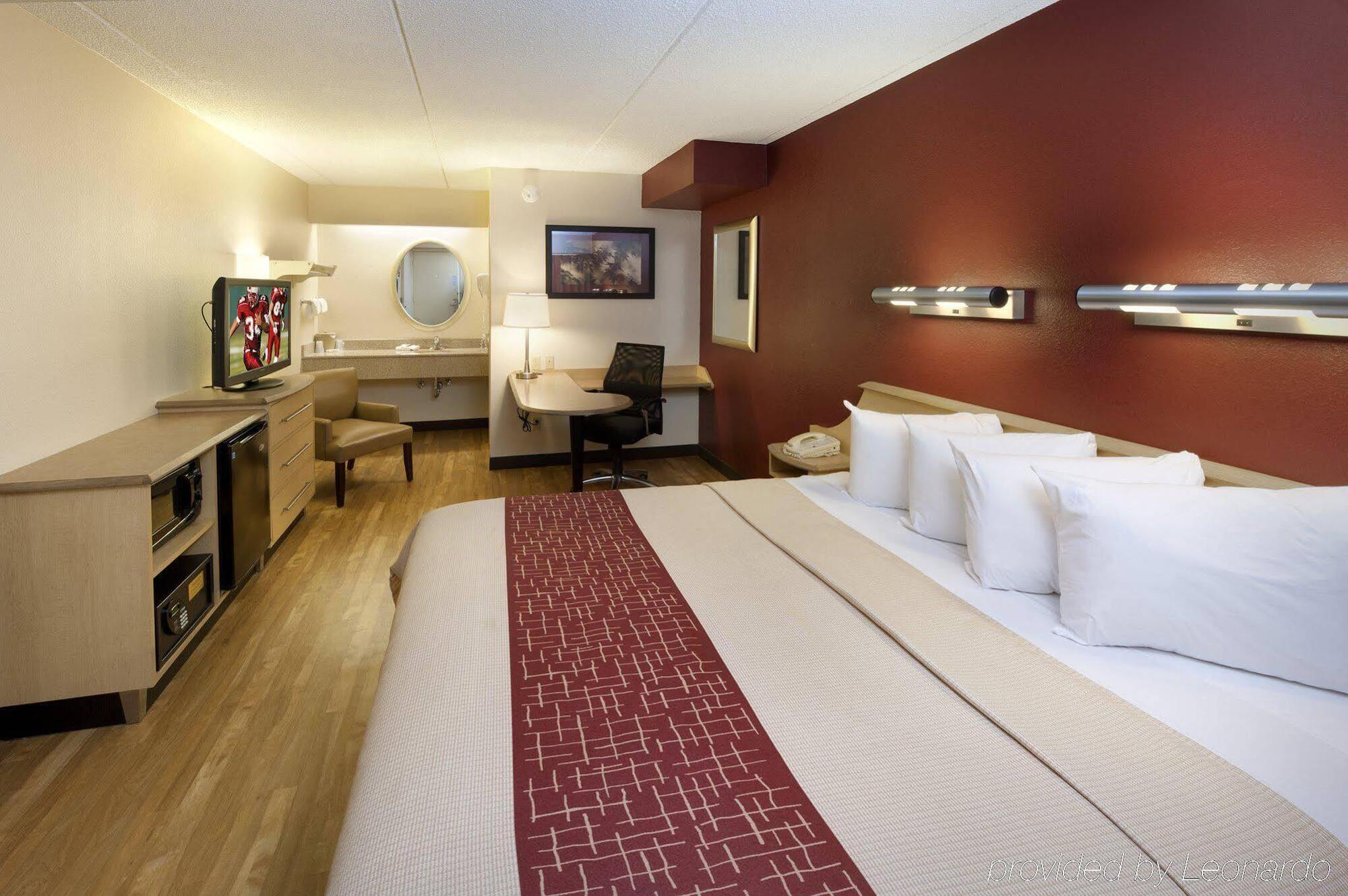 Red Roof - Biltmore West 2*