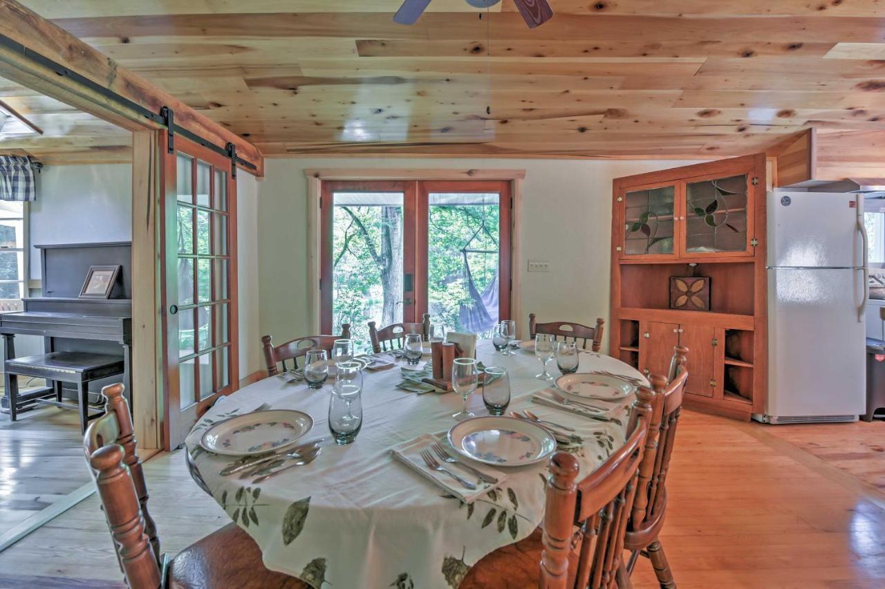 Holiday home Rustic 20 Acres With Swimming Pond!