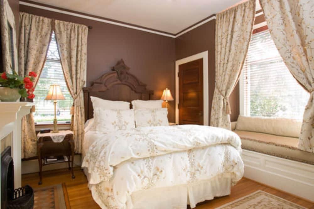 Black Walnut B&B Inn Bed & Breakfast 4*