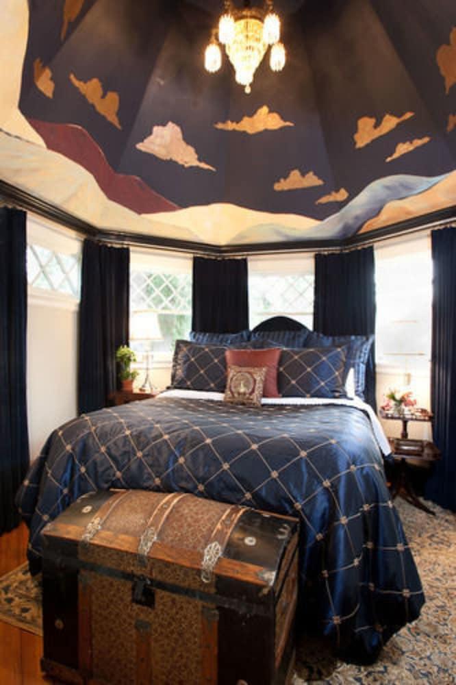 Black Walnut B&B Inn Bed & Breakfast 4*