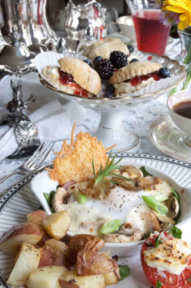 Black Walnut B&B Inn Bed & Breakfast