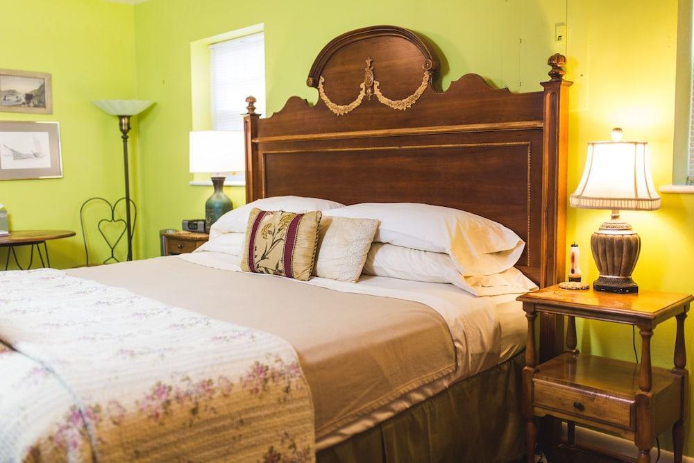 The Applewood Manor Asheville