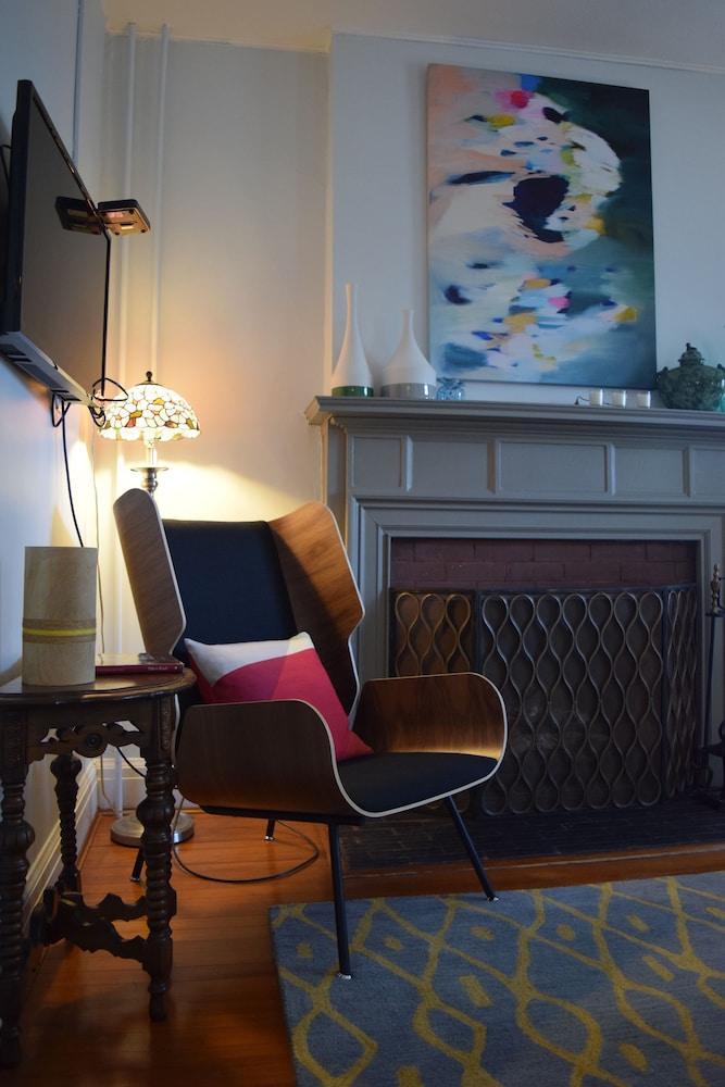 Bed & Breakfast The Applewood Manor 4*