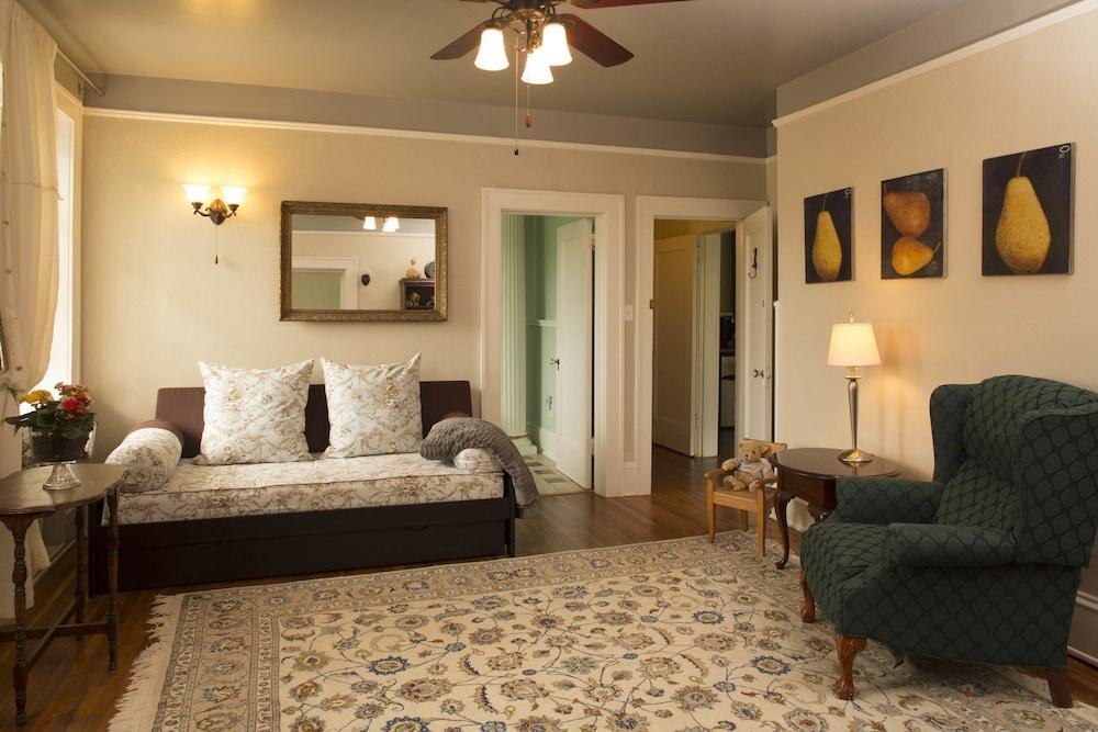 Sweet Biscuit Bed & Breakfast