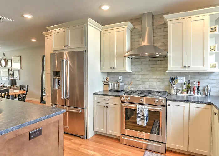 Star Location With Spacious Layout