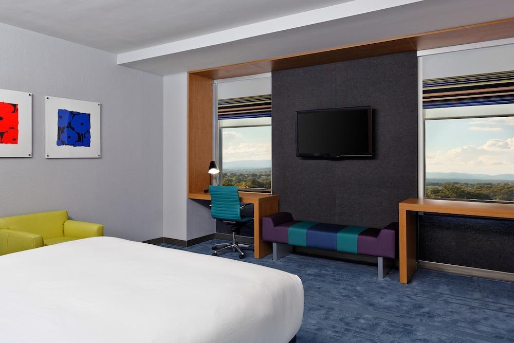 Aloft Downtown Hotel