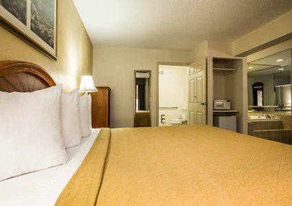 Quality & Biltmore East Hotel 2*