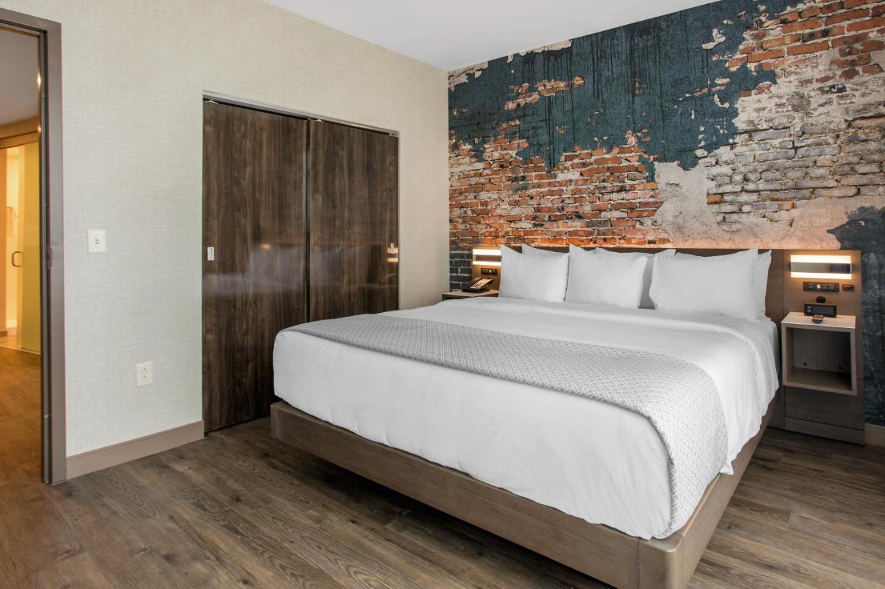 Cambria Downtown 4*