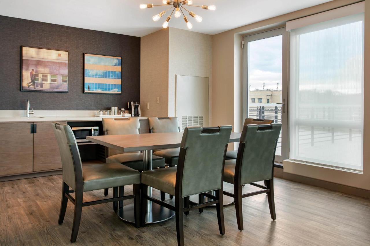 Hotel Cambria Downtown