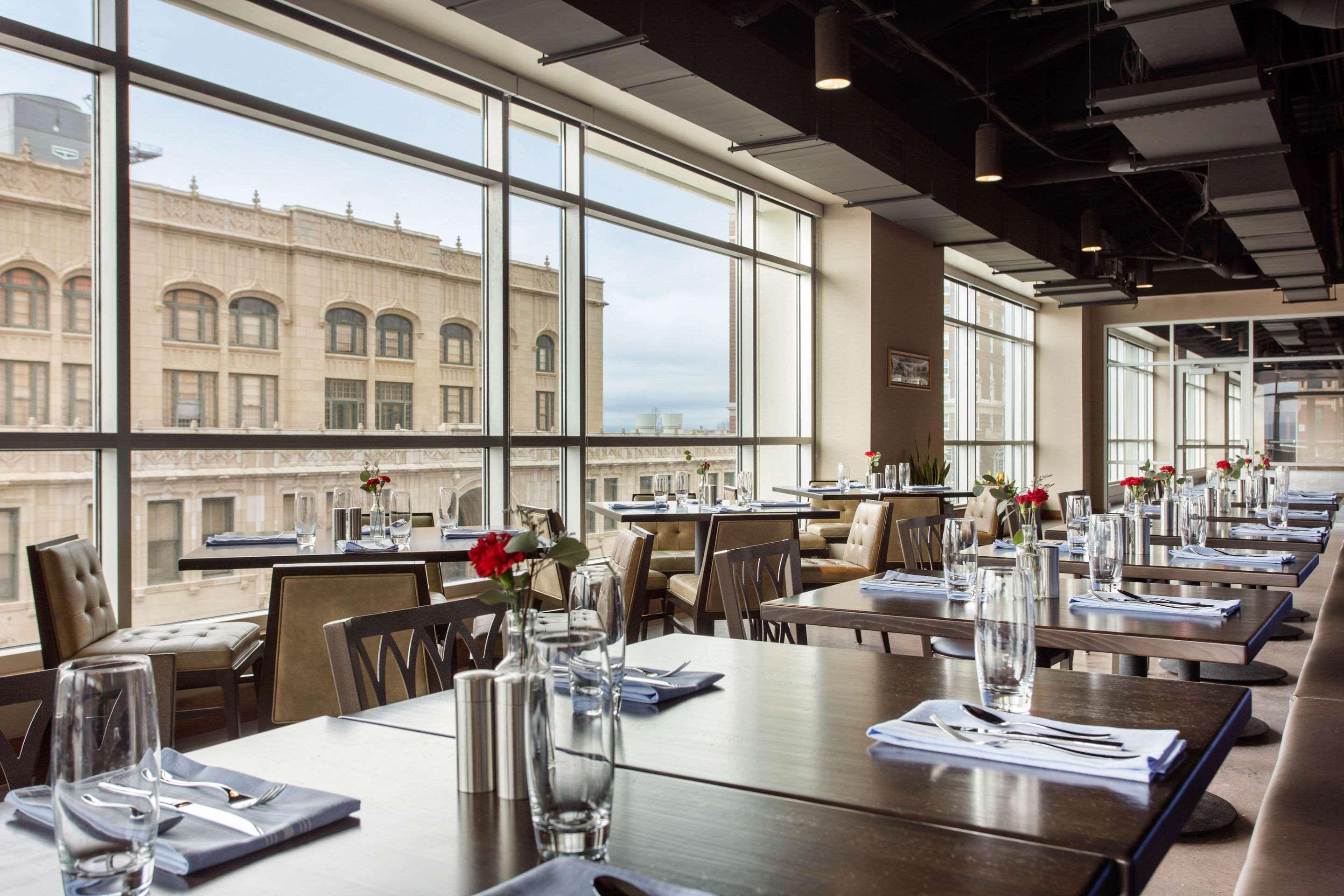 Cambria Downtown 4*