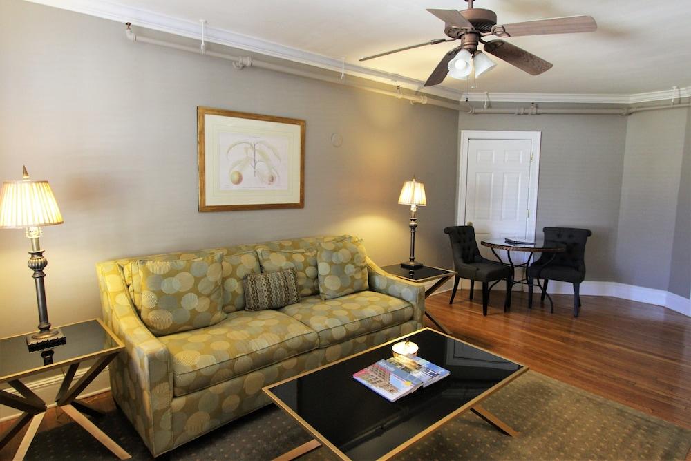 Princess Anne Boutique 3*