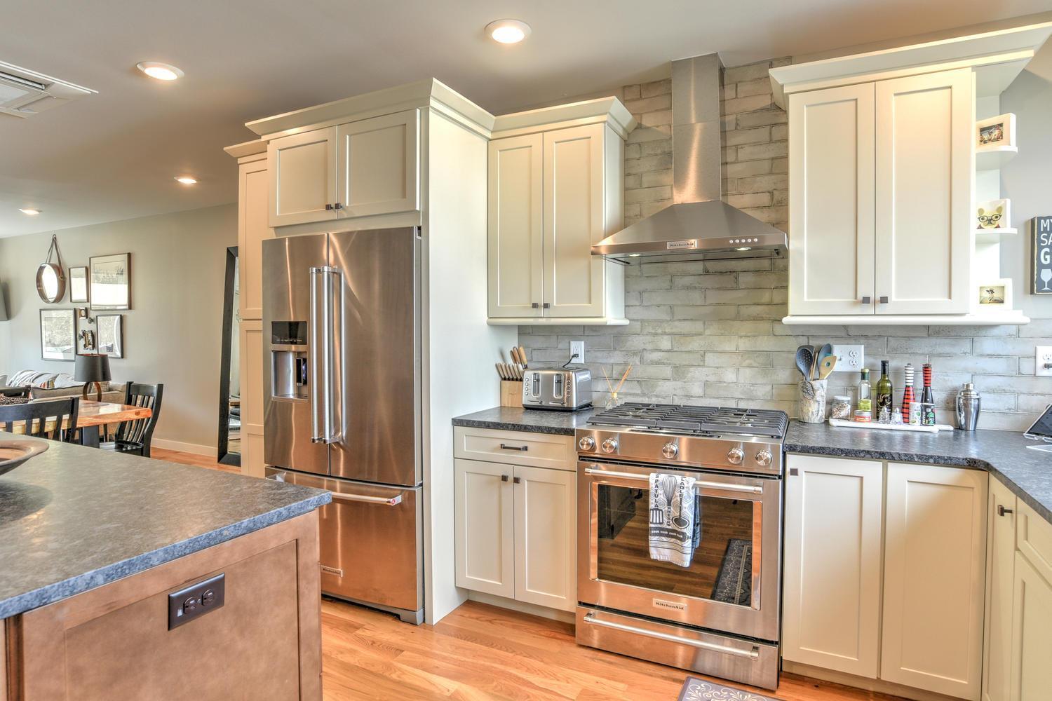 Star Location With Spacious Layout Asheville