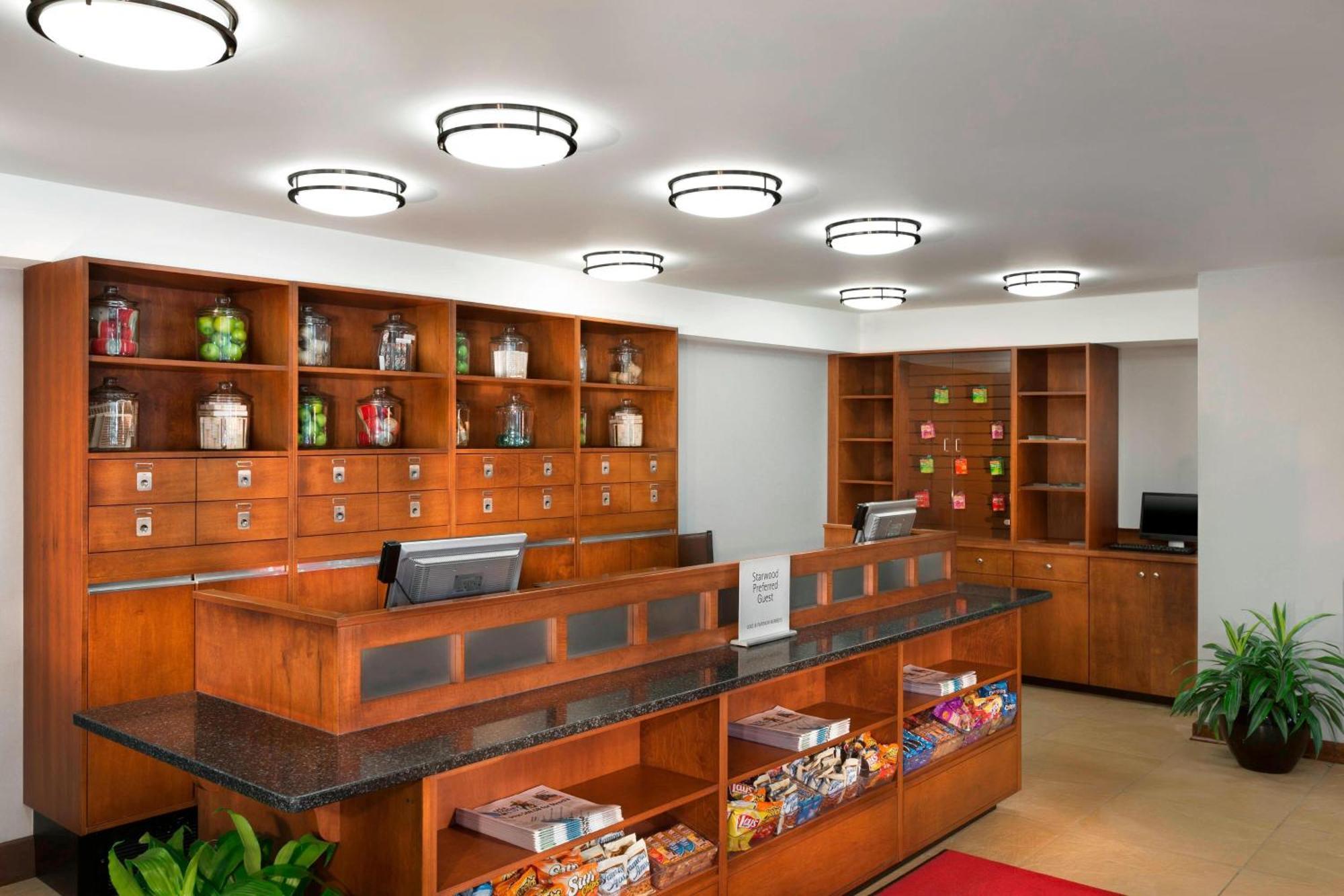 Four Points By Sheraton Downtown Hotel 4*