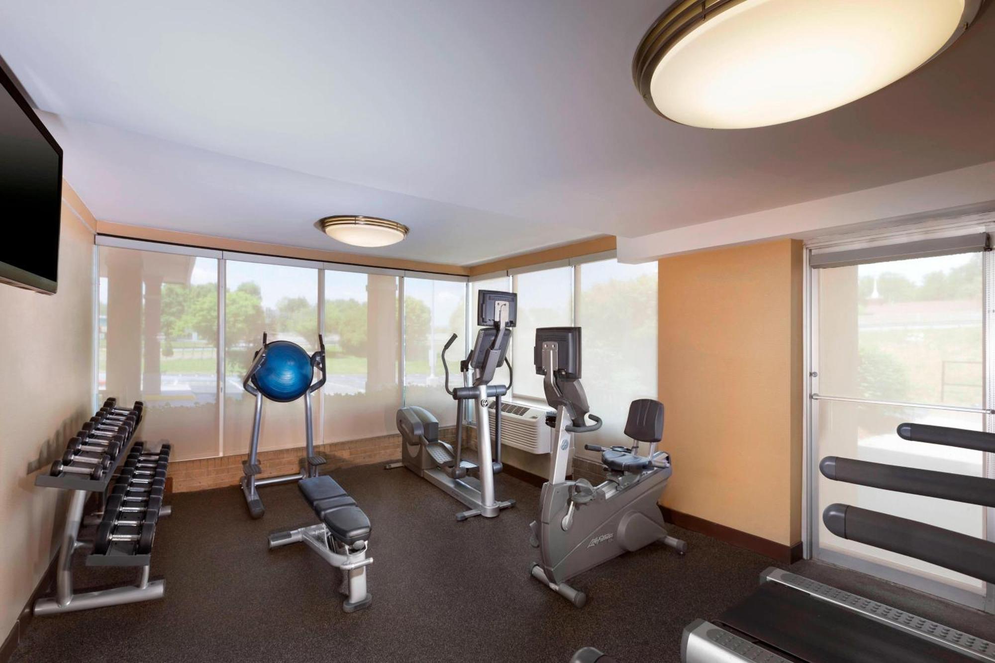 Four Points By Sheraton Downtown Hotel 4*