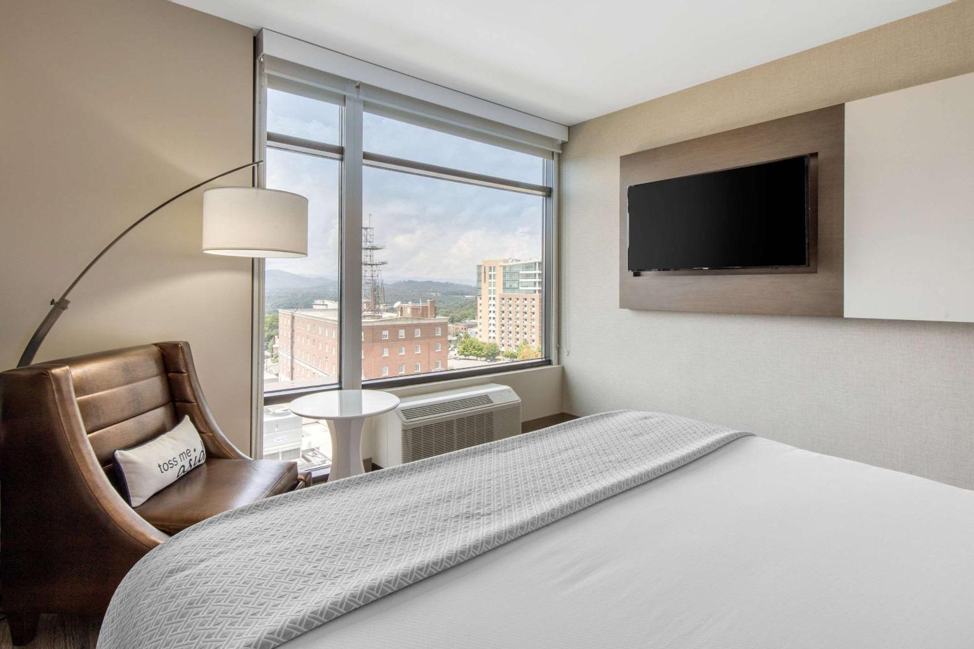 Cambria Downtown Hotel 4*