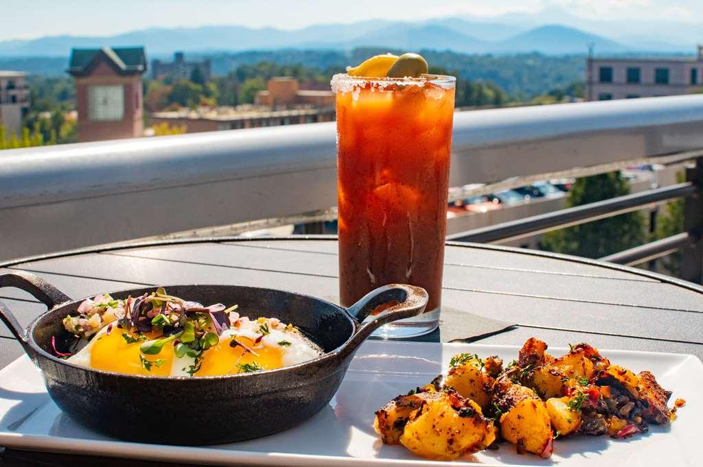 Cambria Downtown 4*