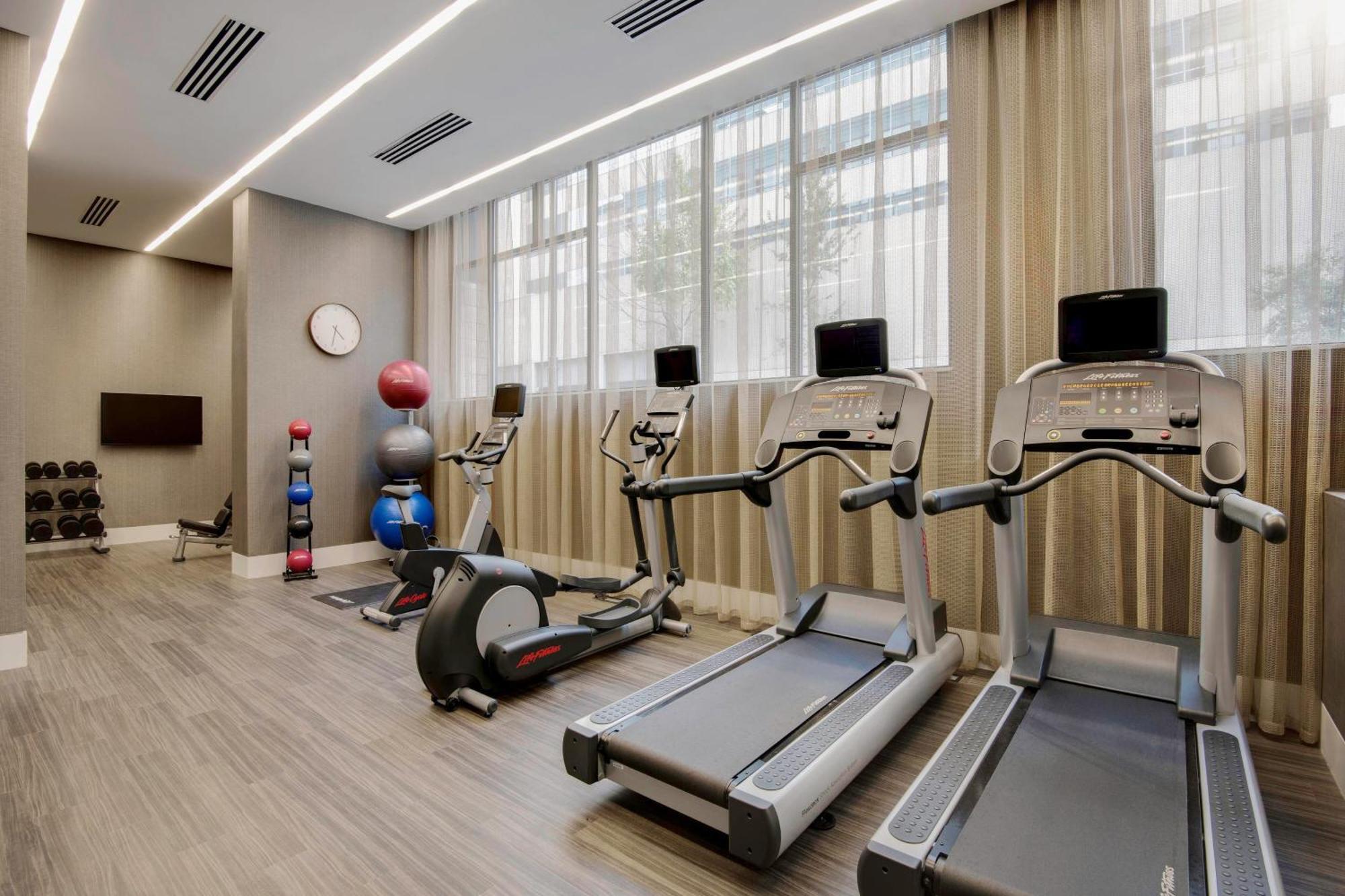 Ac Downtown 3*