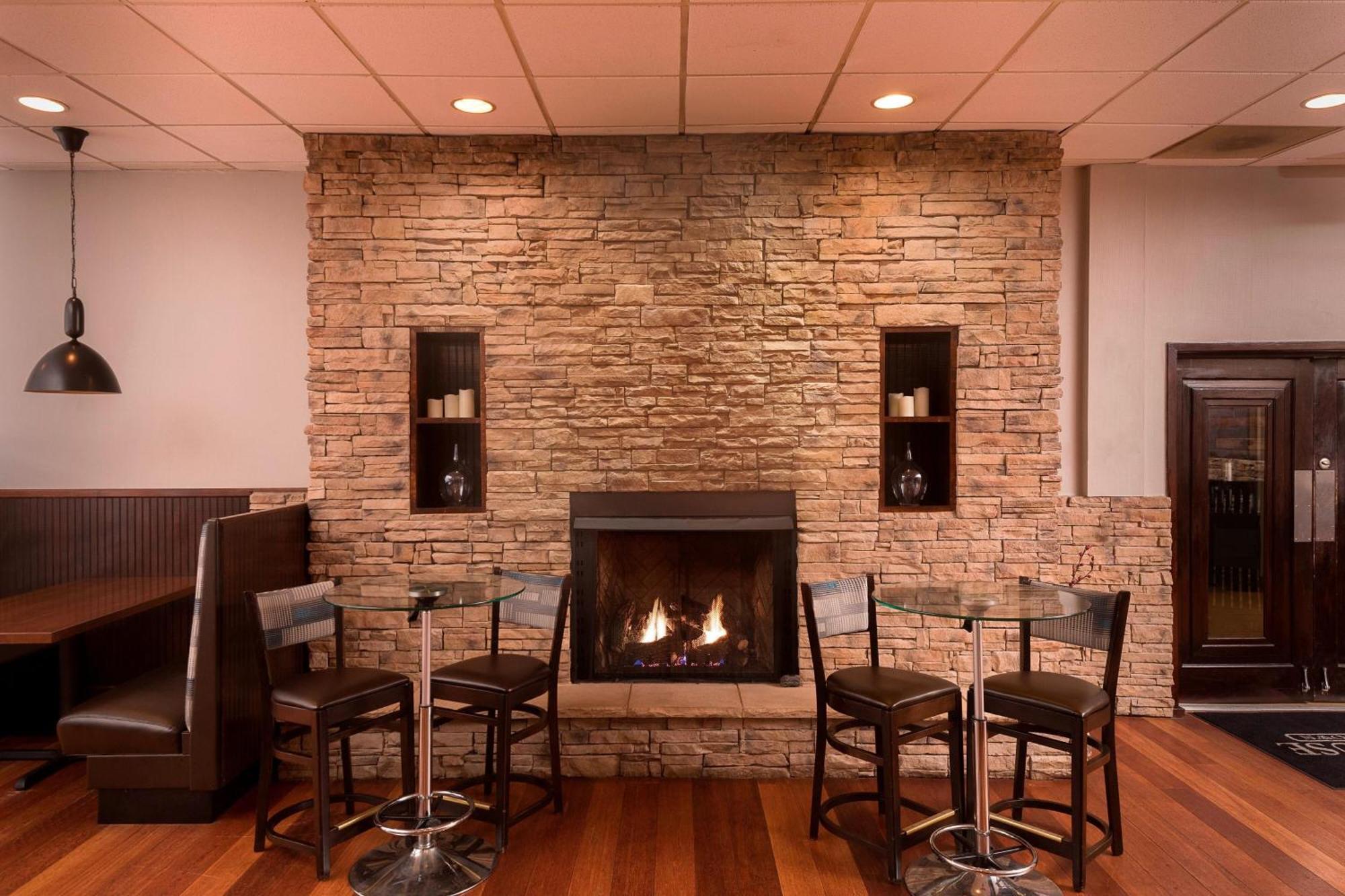 Four Points By Sheraton Downtown Hotel 4*