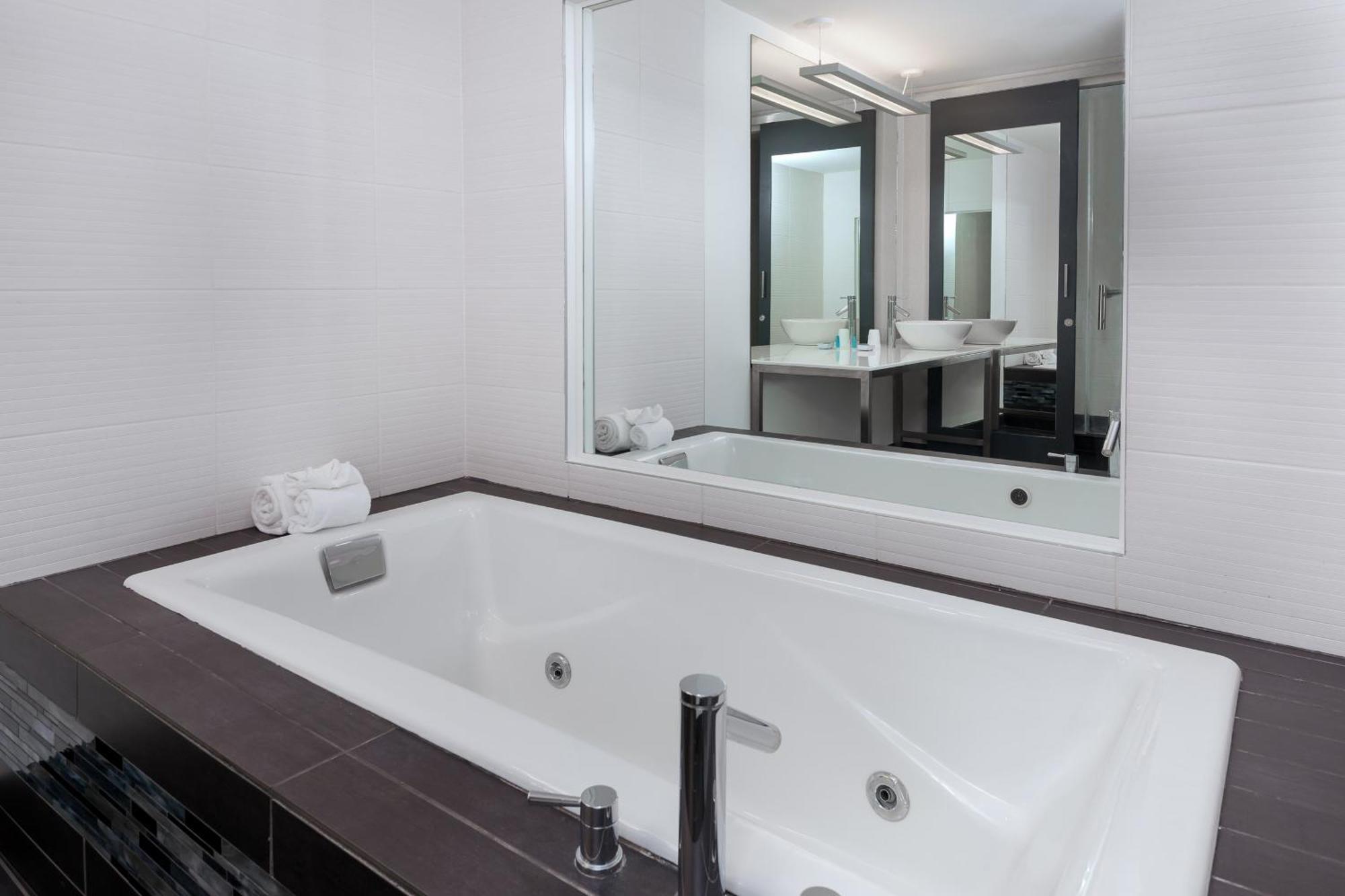 Aloft Downtown Hotel