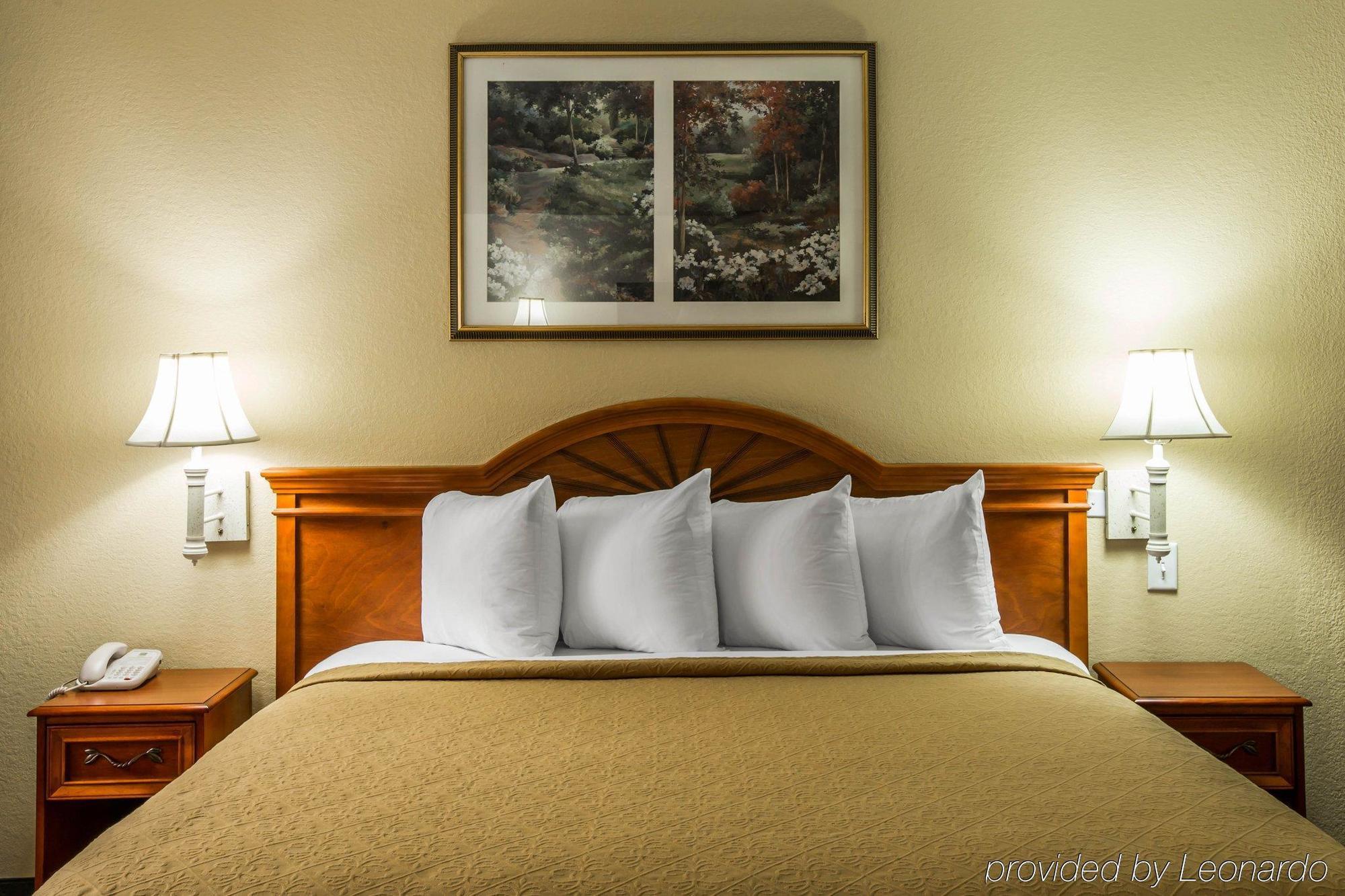 Quality & Biltmore East Hotel 2*