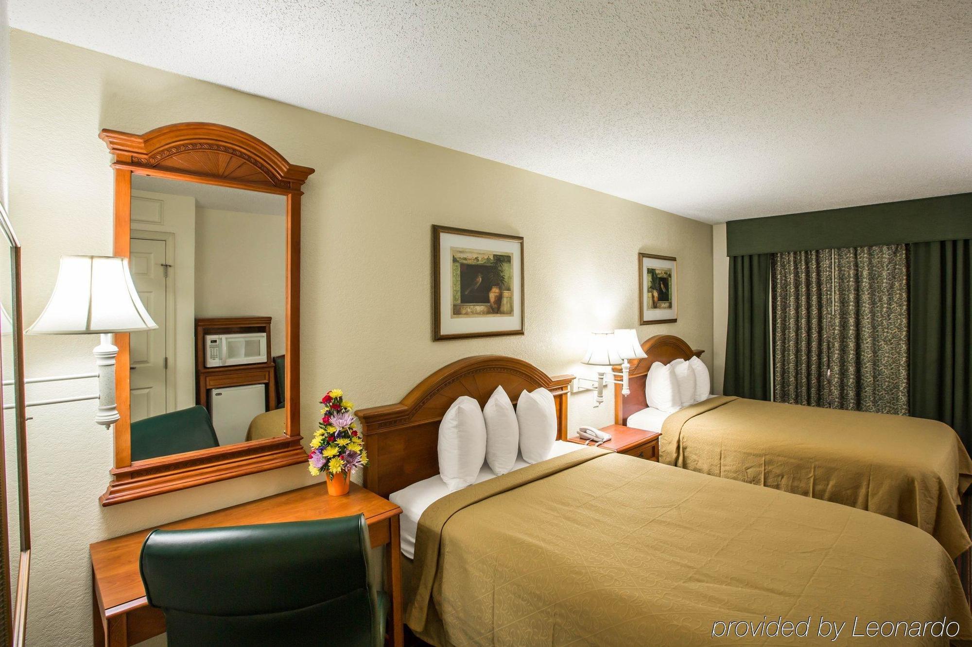 Quality & Biltmore East Hotel 2*