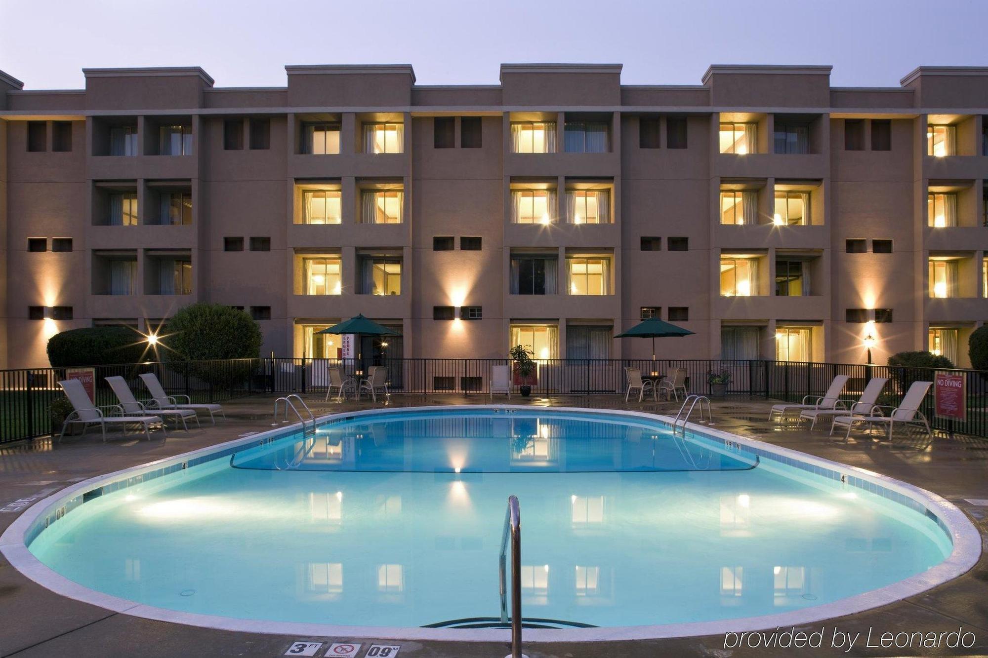Hotel Four Points By Sheraton Downtown 4*