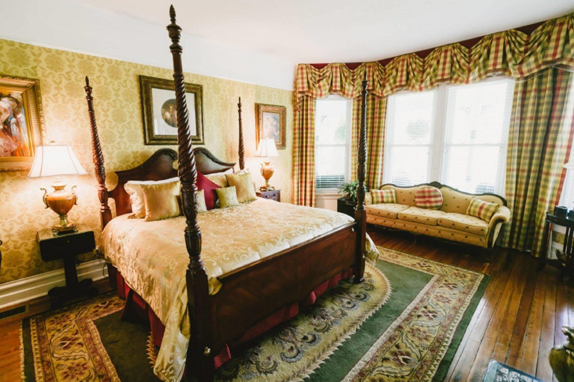 Biltmore Village Inn B&B