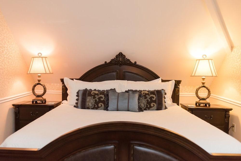 Biltmore Village Inn B&B