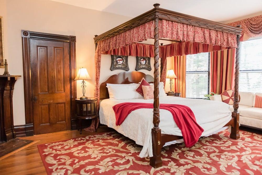 Biltmore Village Inn B&B Bed & Breakfast 4*