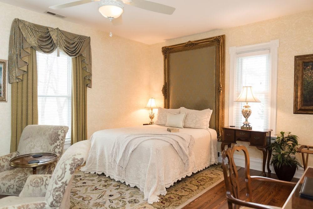 Biltmore Village Inn B&B