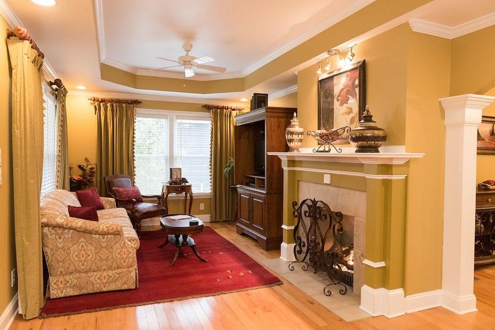 Bed & Breakfast Biltmore Village Inn B&B